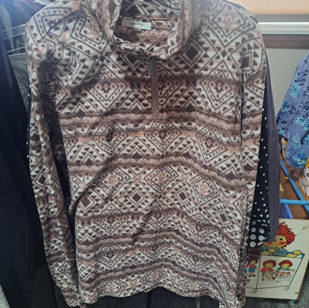 Geometric Patterned Pullover